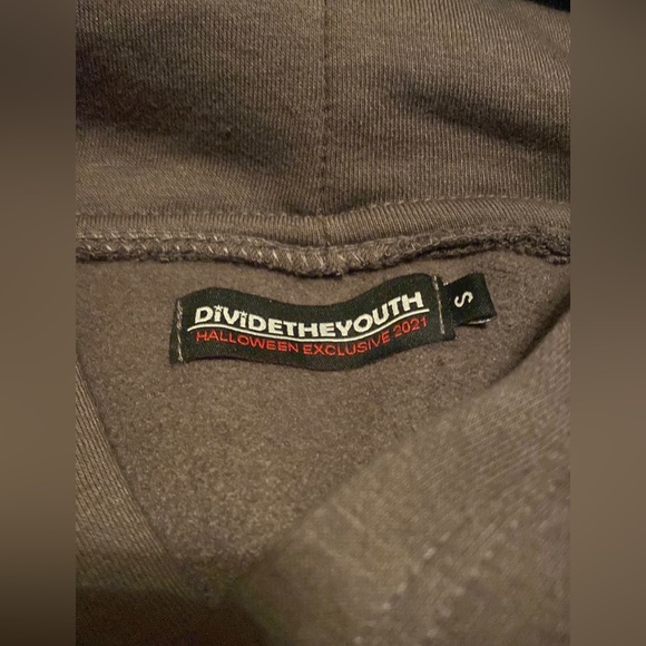 Divide The Youth Hoodie Halloween Exclusive 2021 - Picture 5 of 5